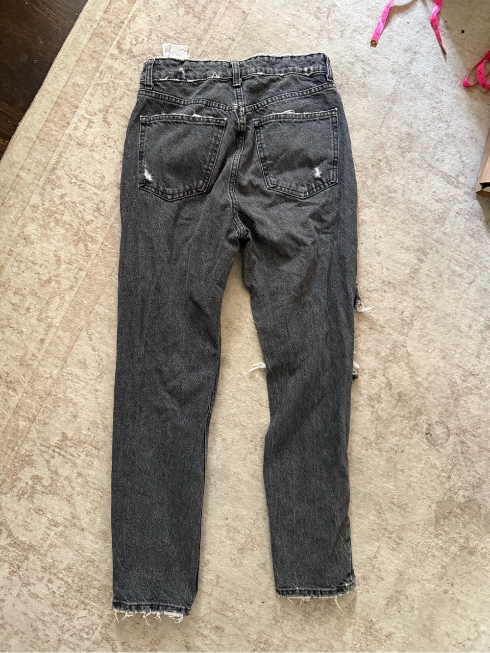 Zara Black Distressed High-Rise Jeans with Frayed Hem - Picture 4 of 6